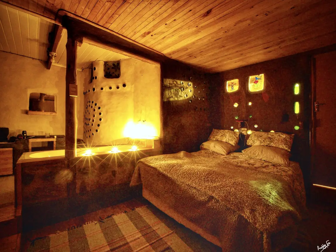 Eco Fox Den bedroom at night