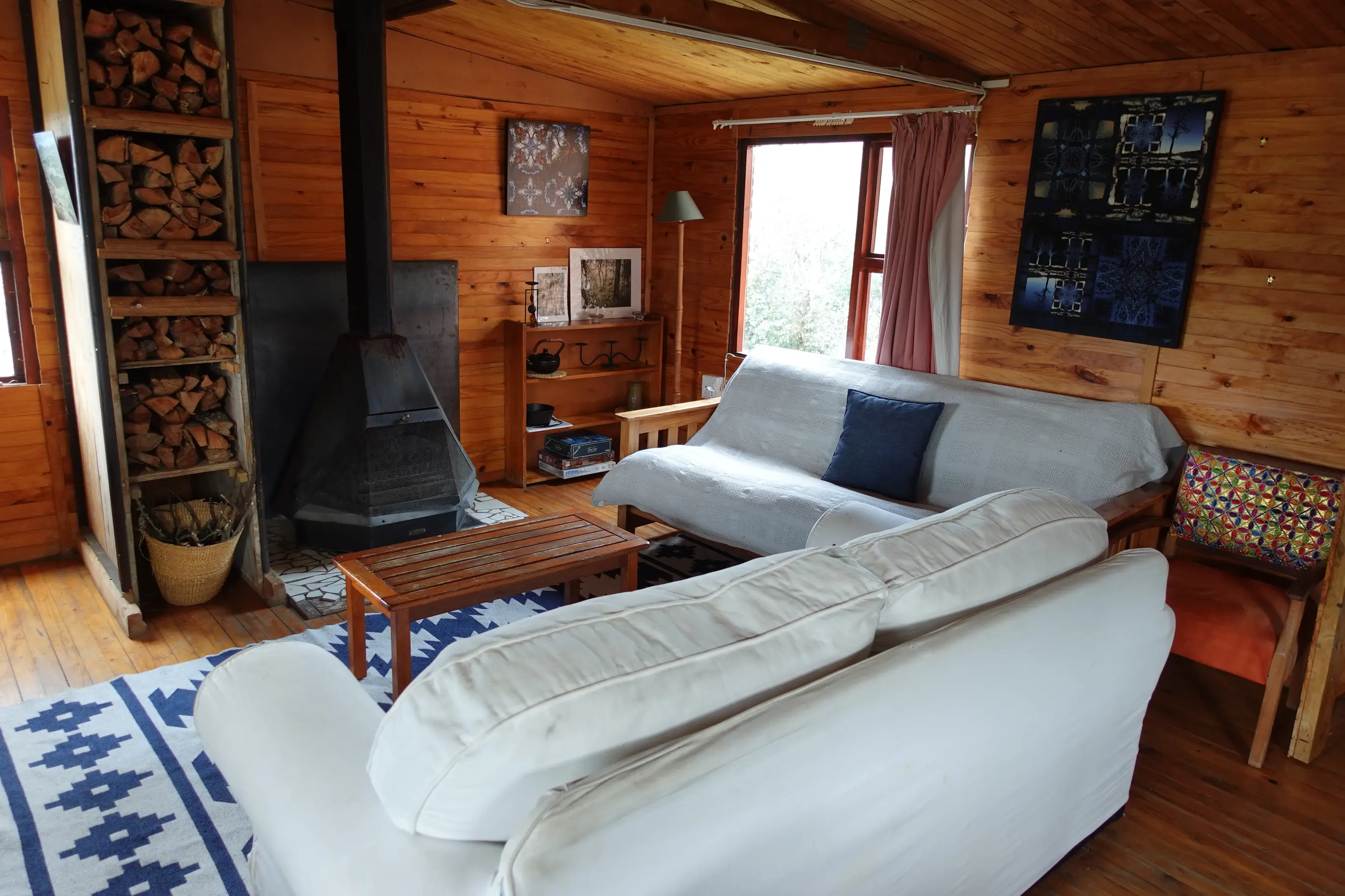 Eco cabin lounge